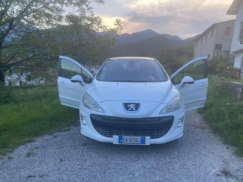 Usata Peugeot 308 Premium 90 CV (66 kW) 2010 Berlina