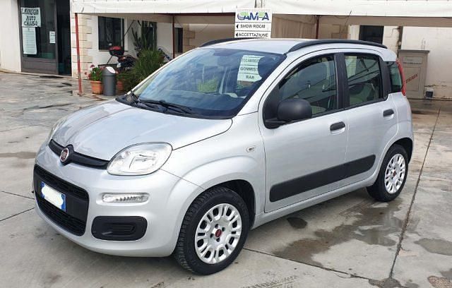 Usata Fiat Panda Lounge 69 CV (50 kW) 2014 Argento Utilitaria