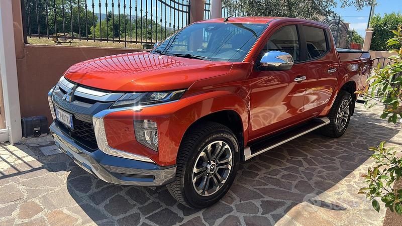 Giallo Usata 2019 Mitsubishi L200 Pick-up | 32.500 € (Cara) - Immagine 1/4