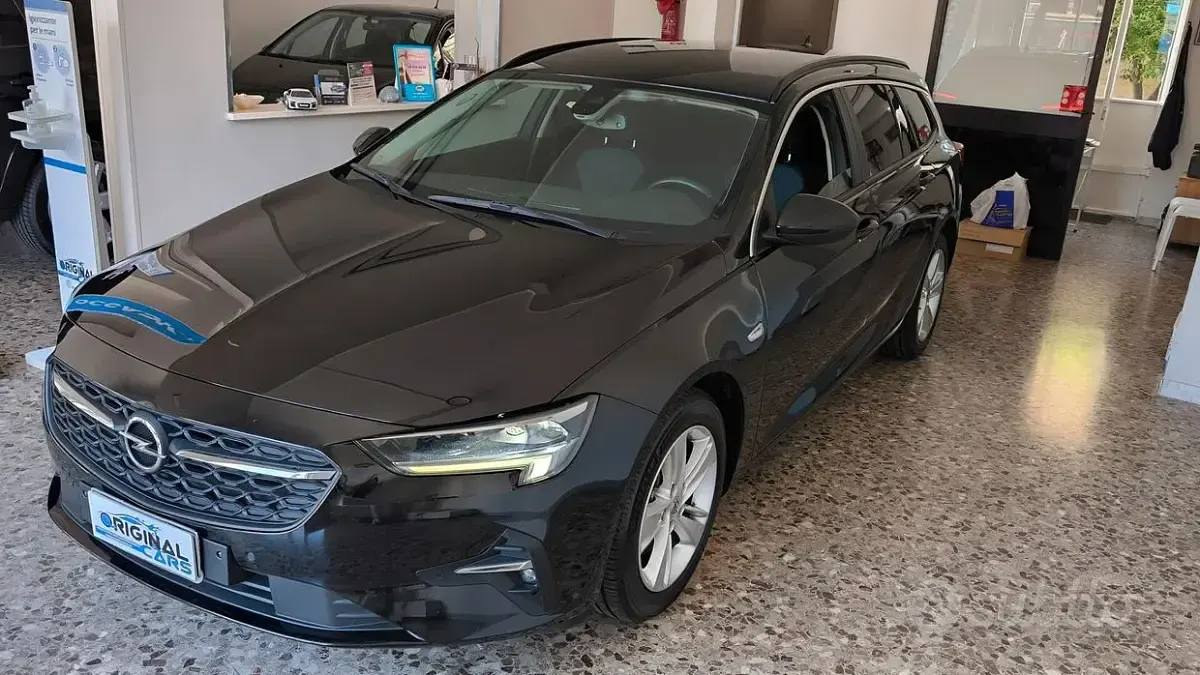 Usata Opel Insignia Business Elegance 122 CV (89 kW) 2020 Nero Station wagon
