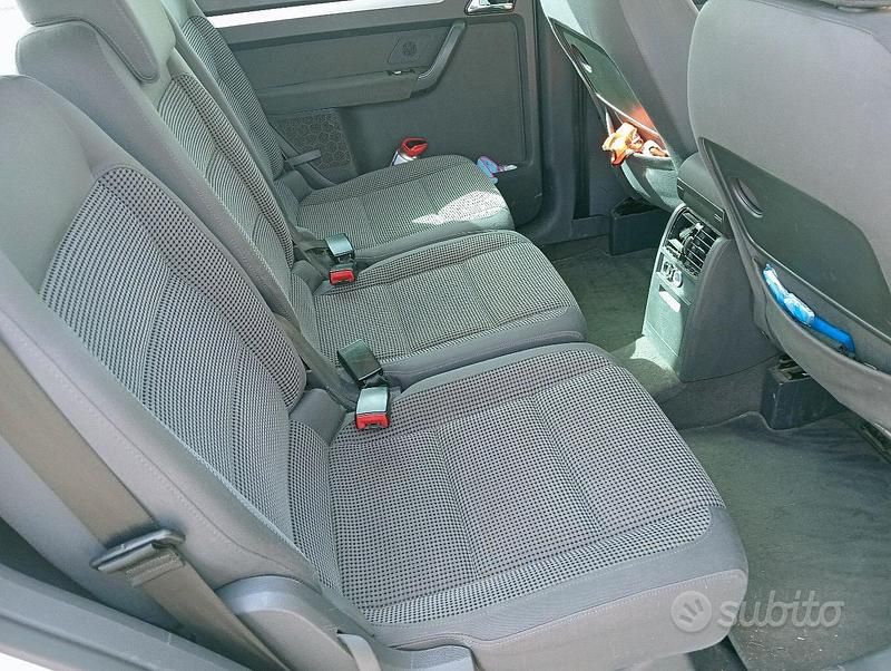Usata VW Touran 140 CV (102 kW) 2004 Grigio Monovolume
