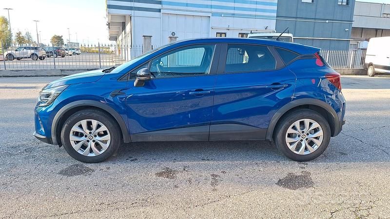 Usata Renault Captur Zen 101 CV (74 kW) 2021 Blu SUV