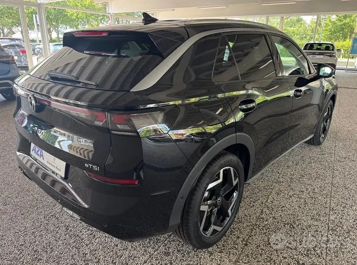 Nuova VW T-Roc R-line 150 CV (110 kW) 2026 Nero SUV