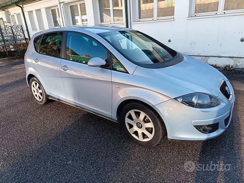 Usata 2005 Seat Altea | 3000 € (Buon prezzo) - Immagine 1/4