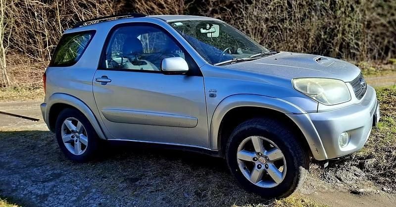 Usata Toyota RAV4 2004 Grigio SUV
