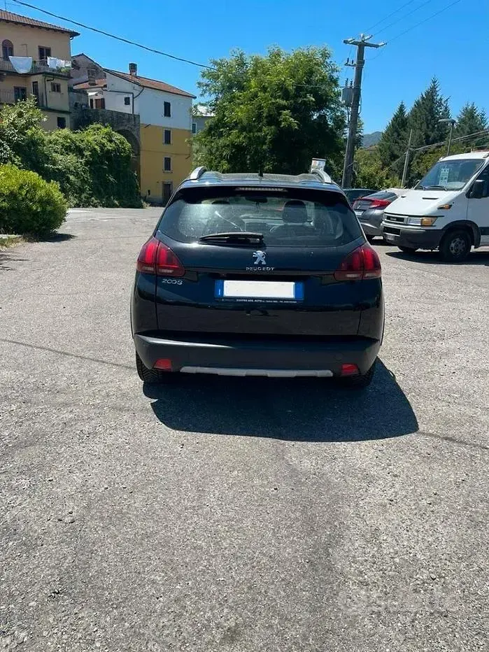 Usata Peugeot 2008 GT-line 110 CV (80 kW) 2017 Nero SUV