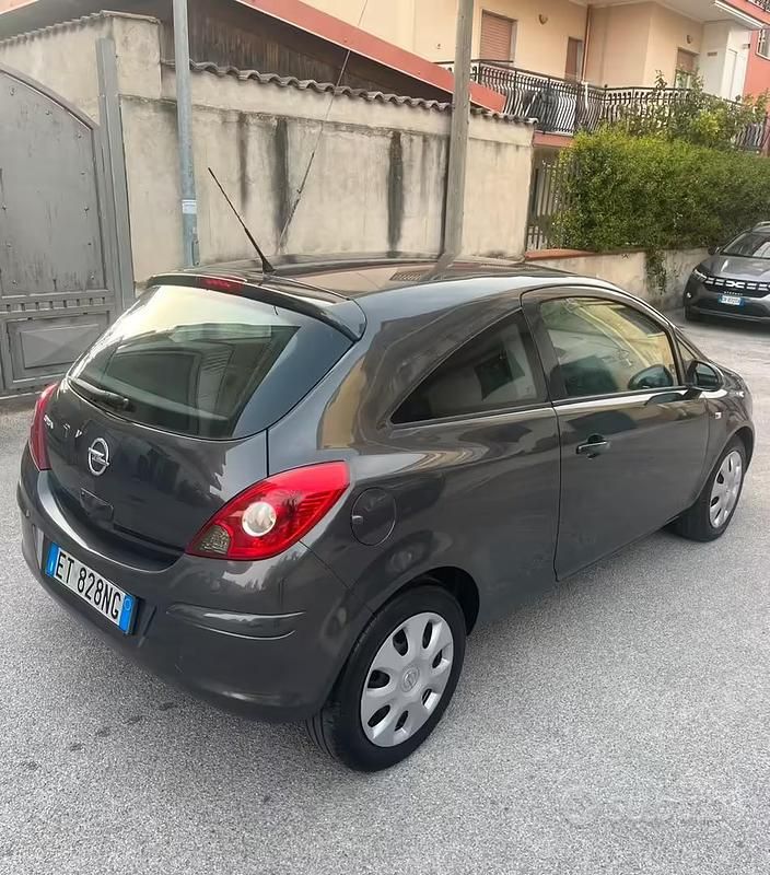 Usata Opel Corsa 85 CV (62 kW) 2014 Grigio Utilitaria