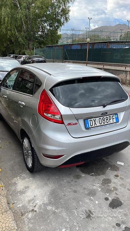 Usata Ford Fiesta 2009 Grigio Berlina