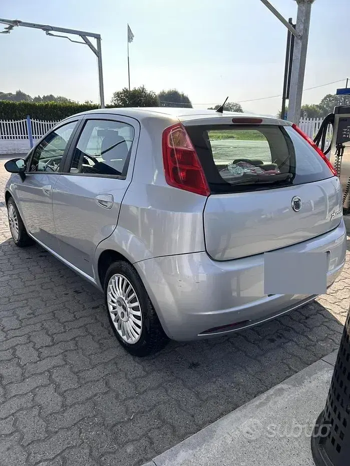 Usata Fiat Grande Punto 65 CV (47 kW) 2008 Grigio Utilitaria