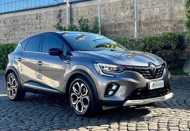 Grigio Usata 2021 Renault Captur Intens SUV | 15.990 € (Buon prezzo) - Immagine 1/4