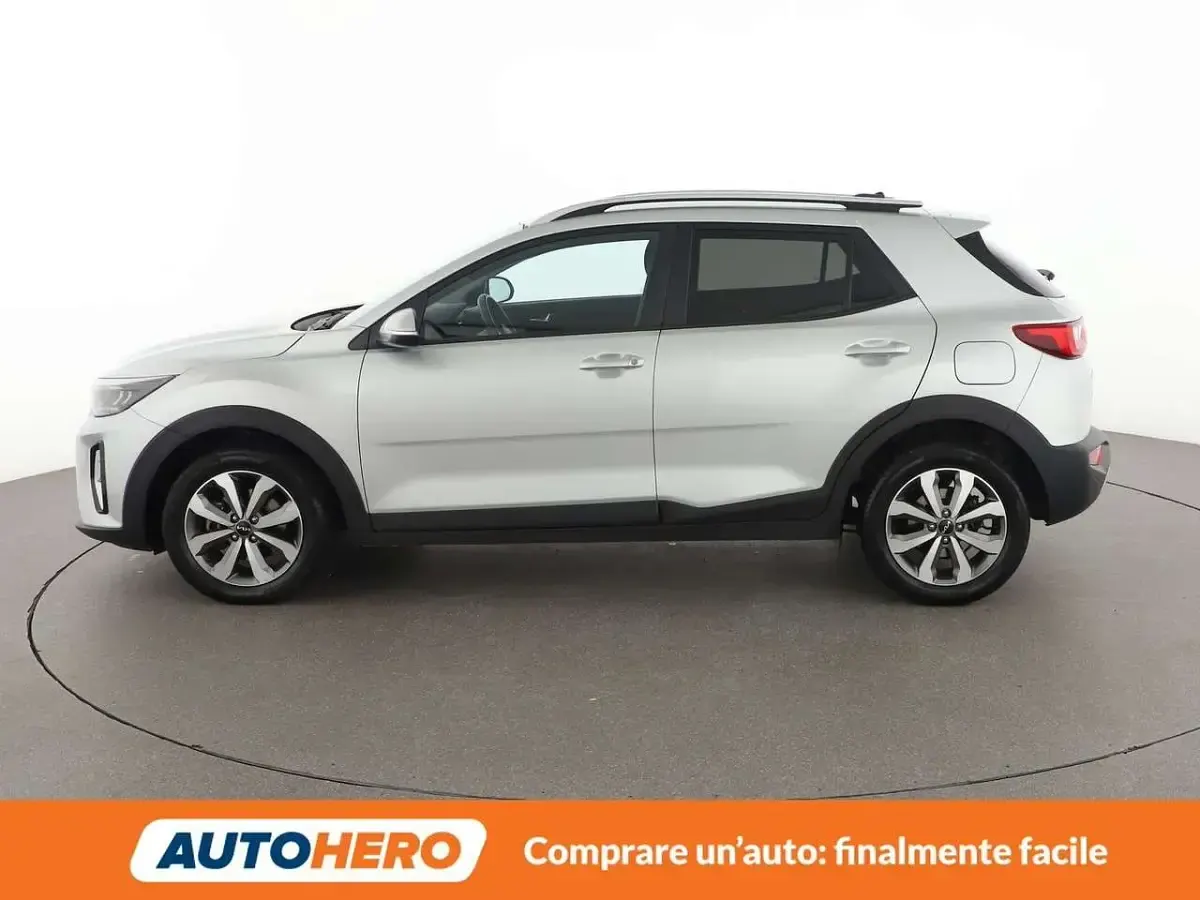 Usata Kia Stonic Style 84 CV (61 kW) 2023 Argento SUV