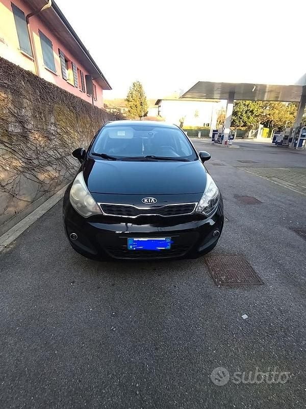 Usata Kia Rio 95 CV (69 kW) 2012 Nero Berlina