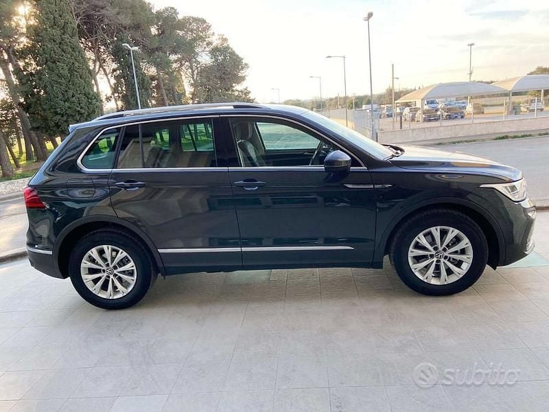 Usata VW Tiguan Life 150 CV (110 kW) 2022 Grigio SUV