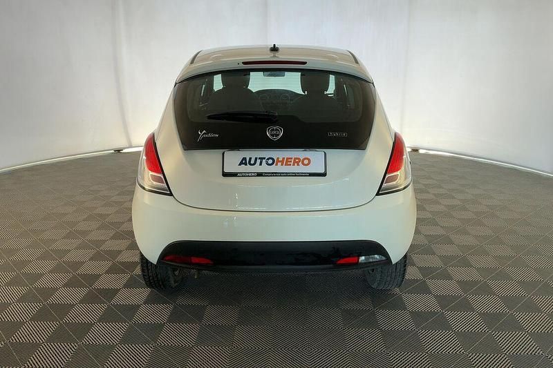 Usata Lancia Ypsilon Silver 69 CV (50 kW) 2022 Bianco Utilitaria