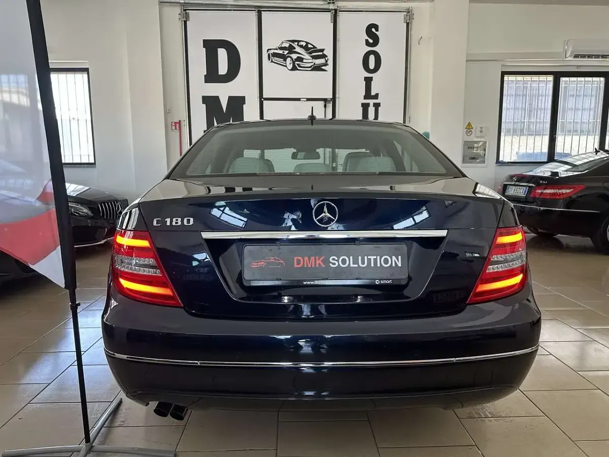 Usata Mercedes C180 Elegance 156 CV (114 kW) 2013 Tanzanite blue Berlina