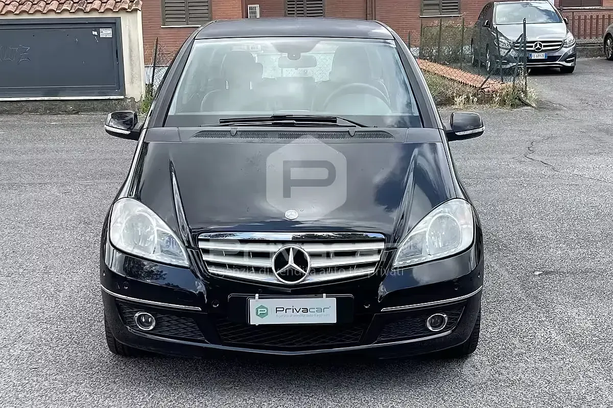 Usata Mercedes A180 Premium 109 CV (80 kW) 2012 Nero Utilitaria