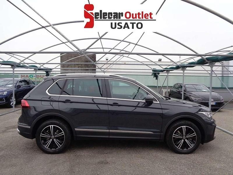 Usata VW Tiguan Elegance 150 CV (110 kW) 2023 Grigio SUV