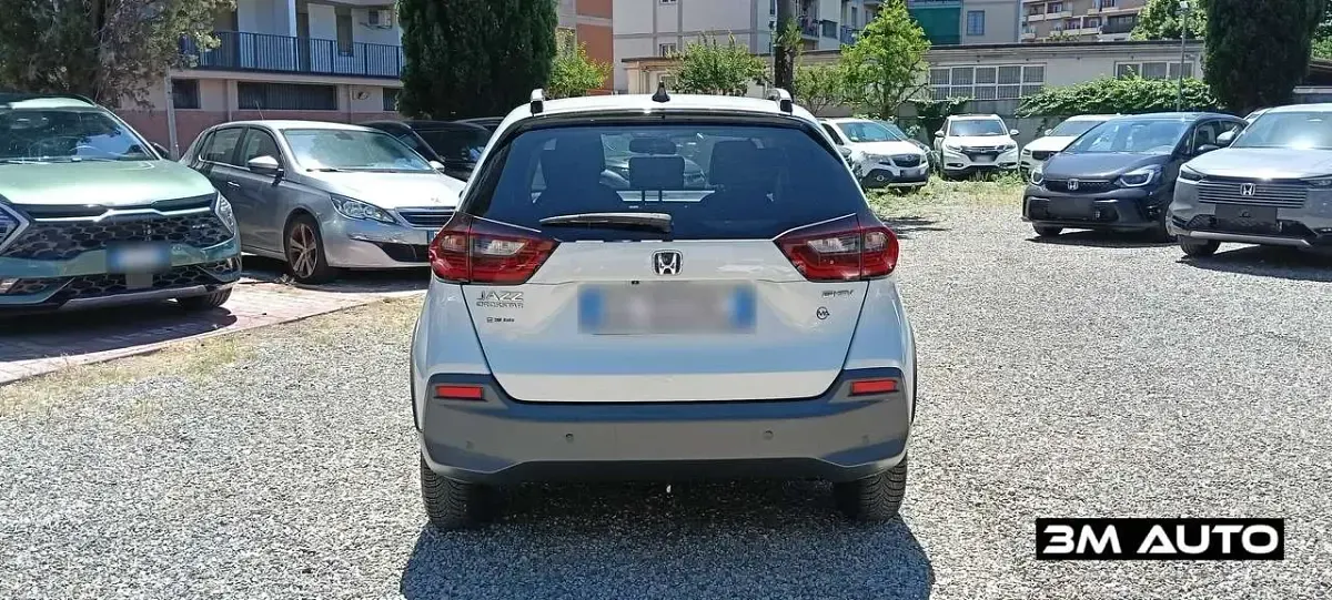 Usata Honda Jazz Executive 98 CV (72 kW) 2022 Sunlight white Utilitaria