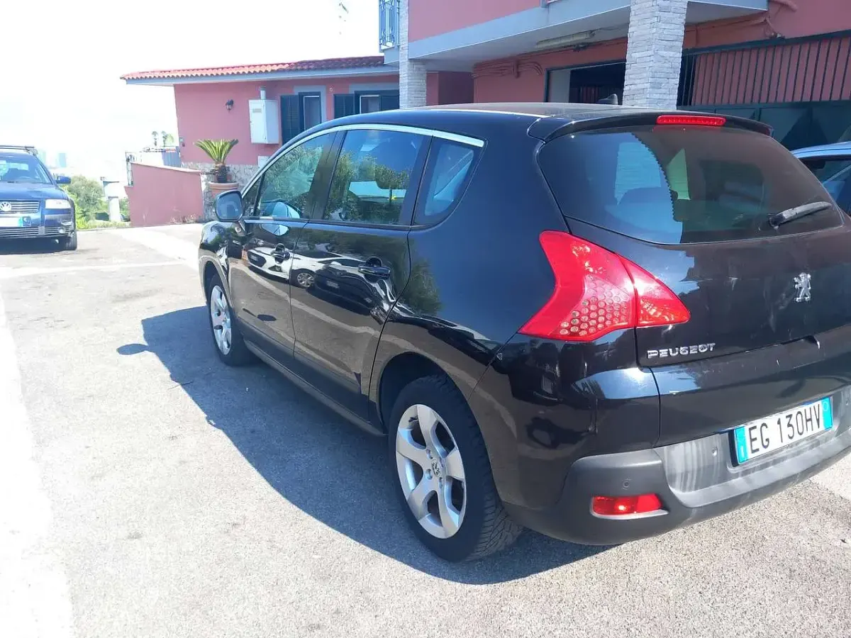 Usata Peugeot 3008 Premium 111 CV (81 kW) 2011 Nero Station wagon