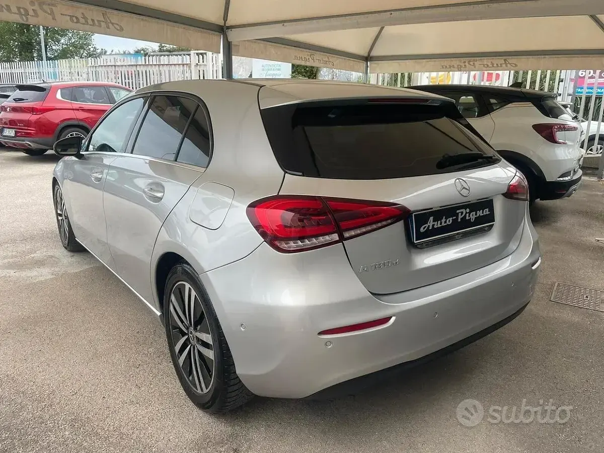 Usata Mercedes A180 Business 116 CV (85 kW) 2019 Grigio Berlina