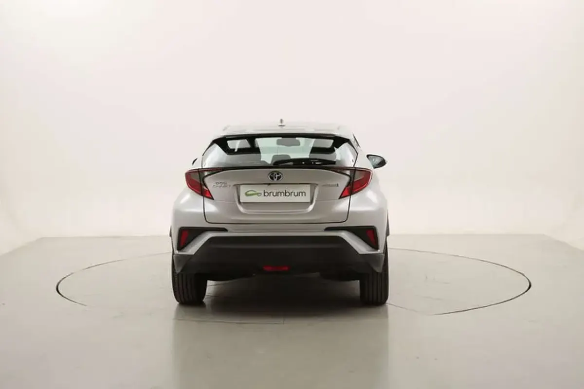 Usata Toyota C-HR Business Edition 122 CV (89 kW) 2022 Argento SUV