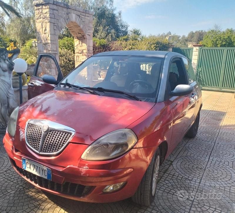 Usata Lancia Ypsilon 70 CV (51 kW) 2005 Rosso Utilitaria