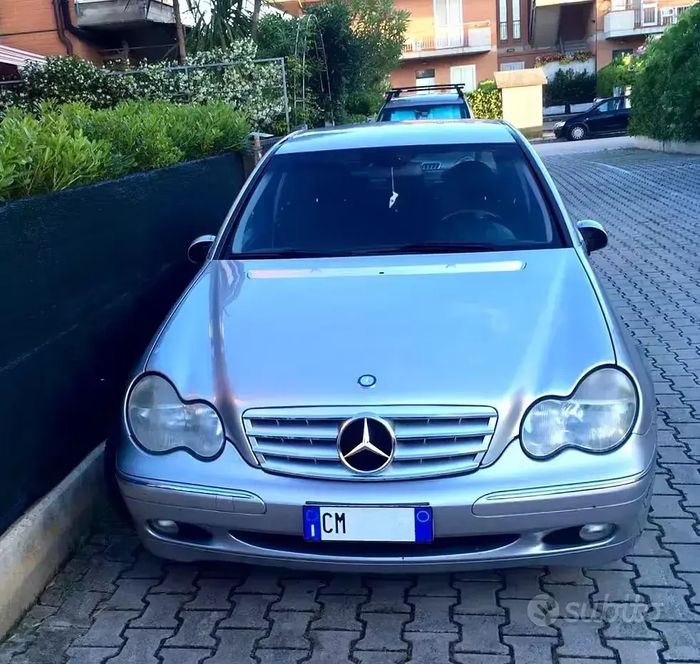 Usata Mercedes C180 Elegance 143 CV (105 kW) 2004 Grigio Berlina
