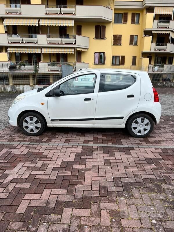 Usata Suzuki Alto 68 CV (50 kW) 2010 Bianco Utilitaria