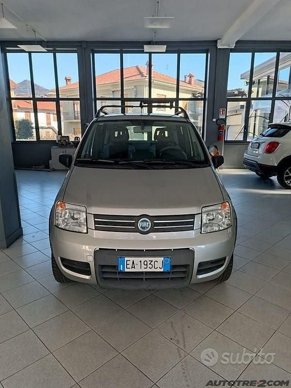 Usata Fiat Panda 4x4 Climbing 69 CV (50 kW) 2007 Grigio Utilitaria