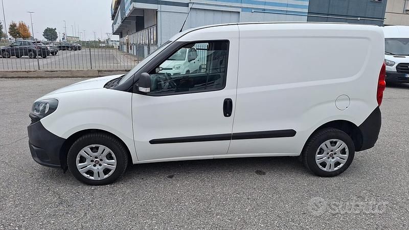 Usata Fiat Doblò Lounge 95 CV (69 kW) 2020 Bianco Monovolume