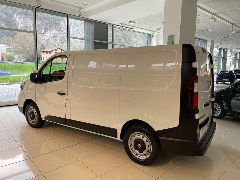 Usata Nissan Primastar Acenta 110 CV (80 kW) 2023 Bianco Monovolume