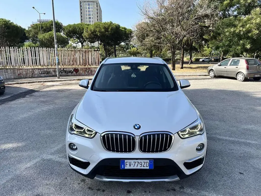 Usata BMW X1 Efficient Dynamics 150 CV (110 kW) 2019 Bianco SUV