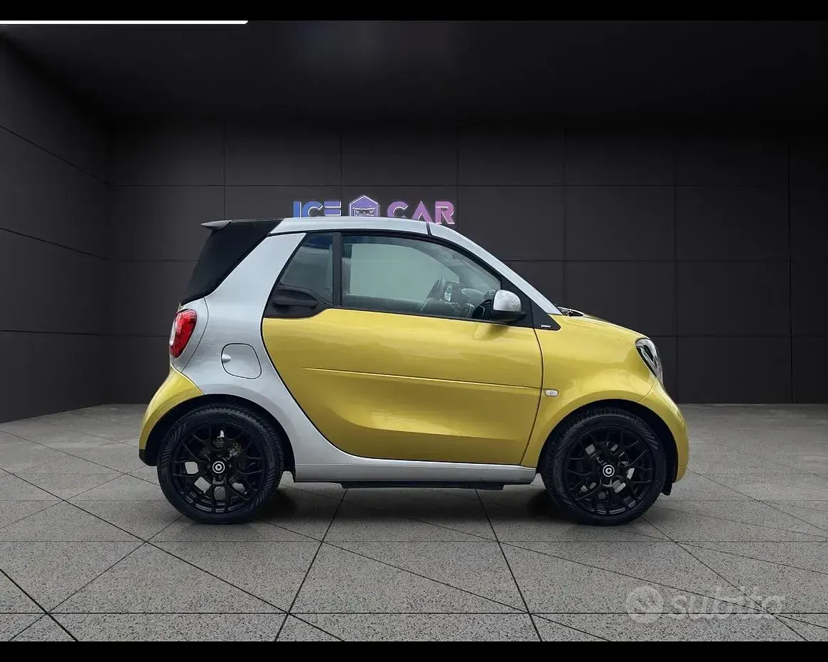 Usado Smart ForTwo Cabrio Passion 71 CV (52 kW) 2016 Amarillo Descapotable