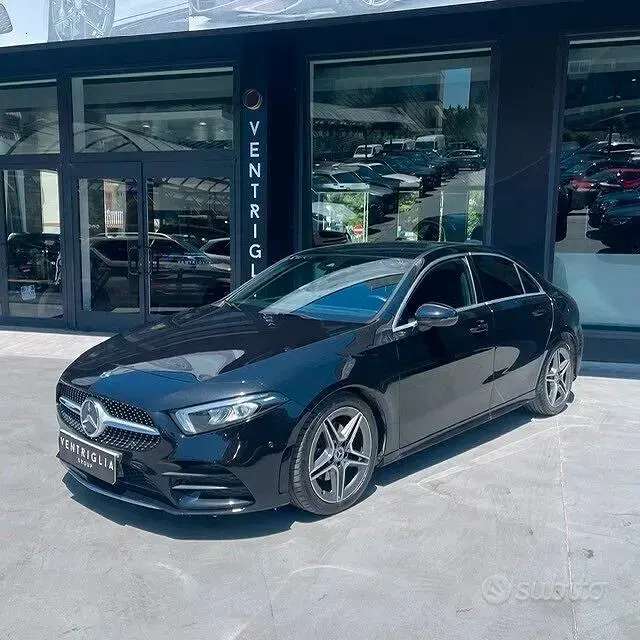 Usata Mercedes A180 Premium 116 CV (85 kW) 2020 Nero Berlina
