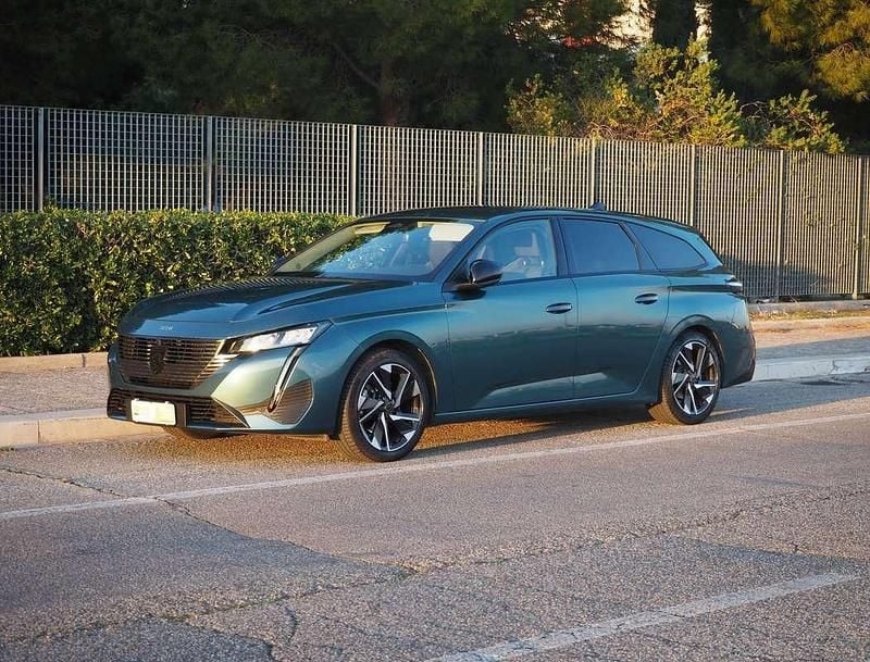 Blu/azzurro Usata 2022 Peugeot 308 SW Allure Station wagon | 15.500 € (Buon prezzo) - Immagine 1/4
