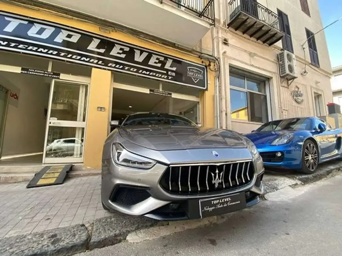 Usata Maserati Ghibli 250 CV (183 kW) 2020 Grigio Berlina