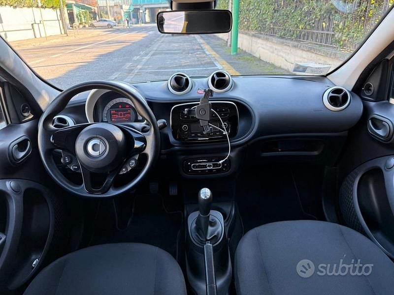 Bianco Usata 2015 Smart ForFour Due volumi | 7000 € - Immagine 1/4