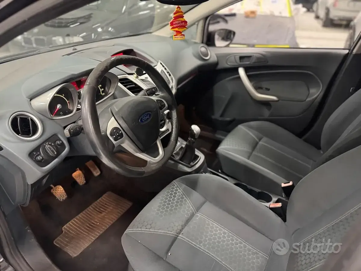 Usata Ford Fiesta Titanium 92 CV (67 kW) 2009 Nero Berlina