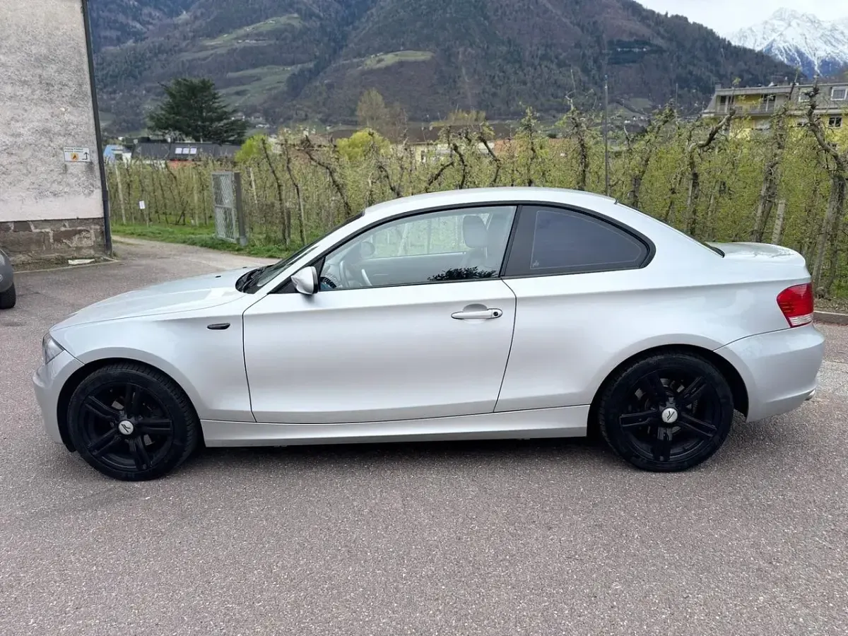 Usata BMW 120 M Sport 176 CV (129 kW) 2009 Grigio Utilitaria