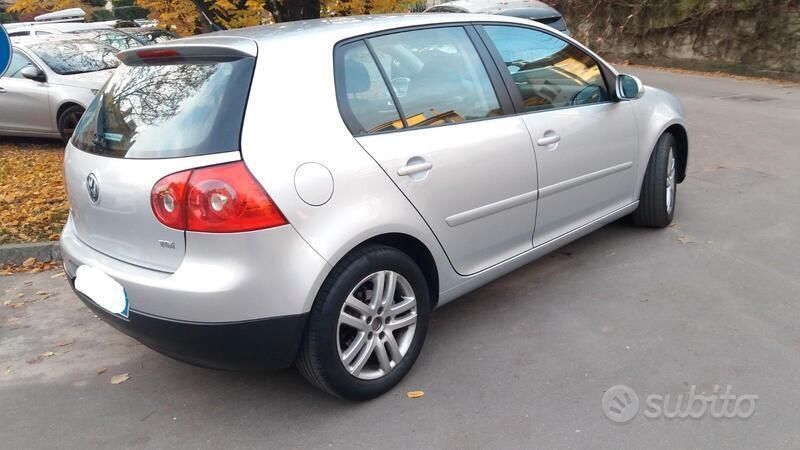 Usata VW Golf V 105 CV (77 kW) 2007 Grigio Berlina
