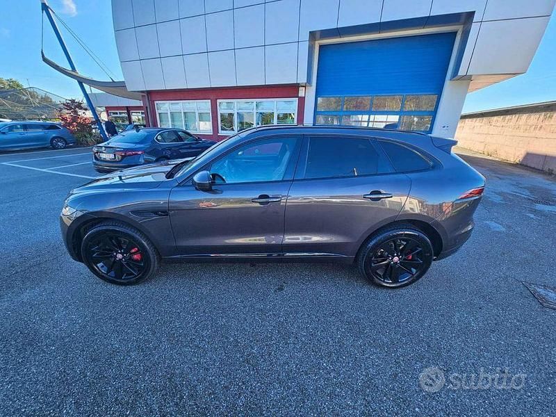 Usata Jaguar F-Pace R-Dynamic 204 CV (150 kW) 2021 Grigio SUV
