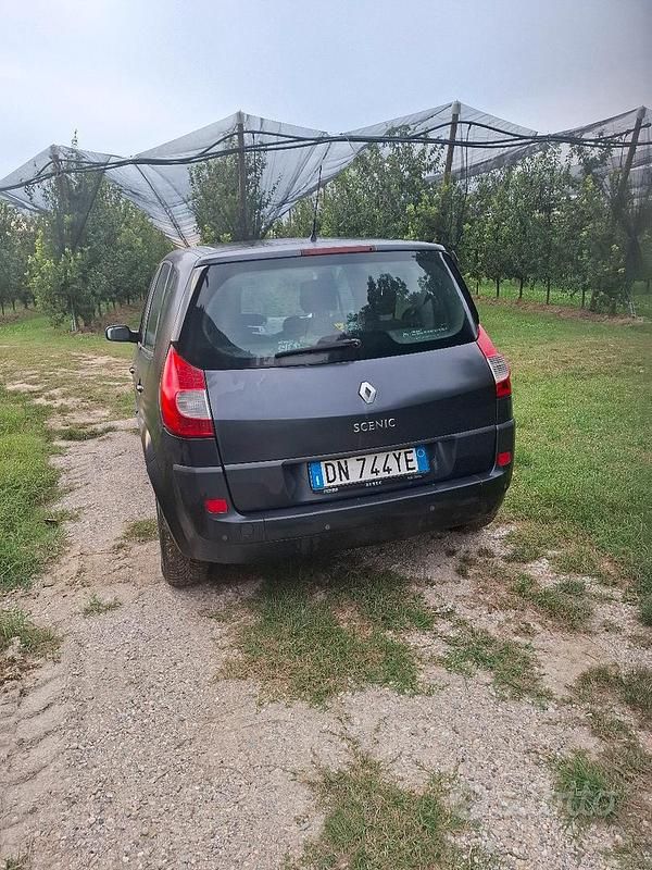 Usata Renault Scénic II 2006 Grigio Monovolume
