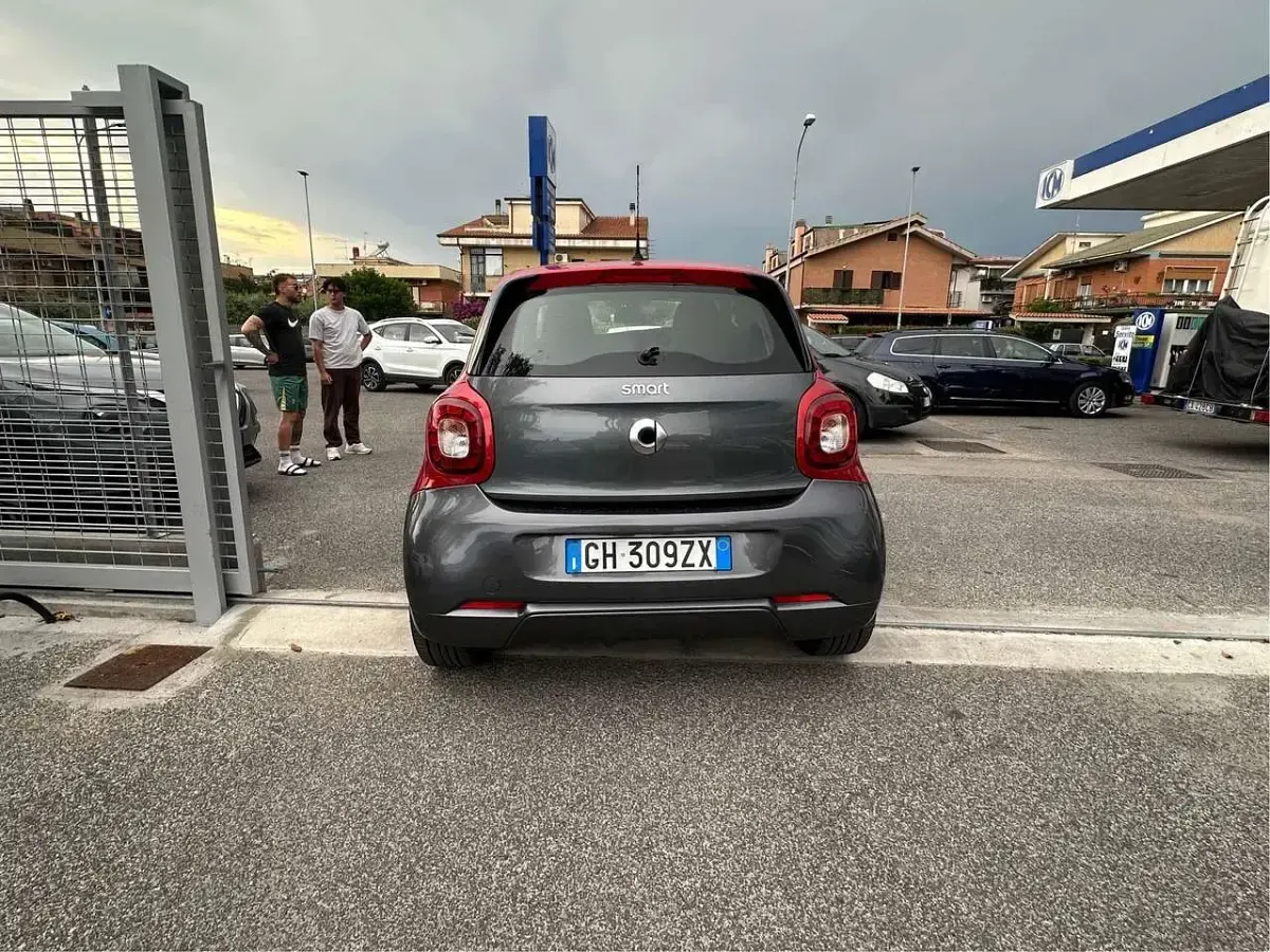 Usata Smart ForFour Brabus 90 CV (66 kW) 2022 Grigio Utilitaria