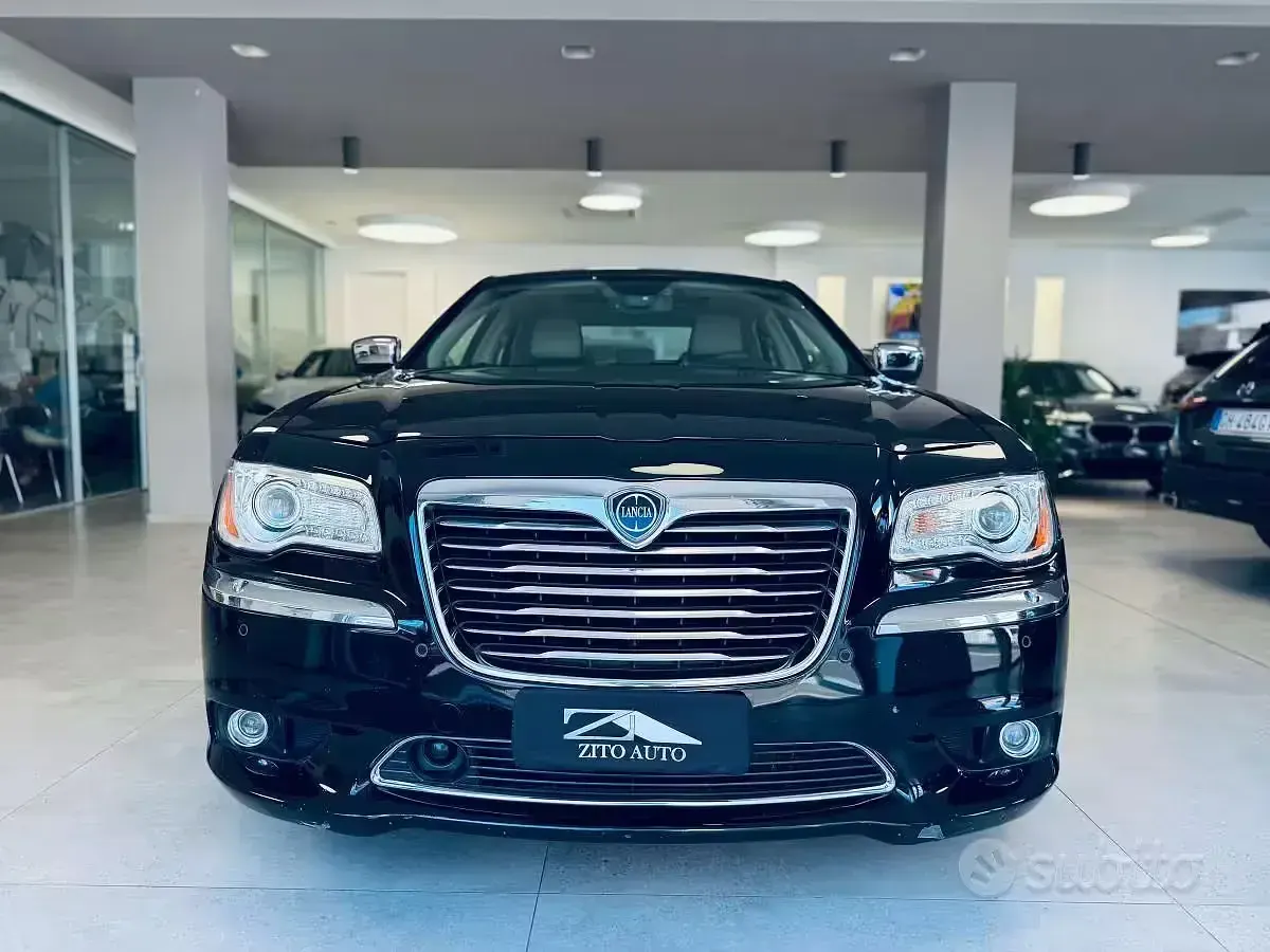 Usata Lancia Thema 239 CV (175 kW) 2013 Nero Berlina