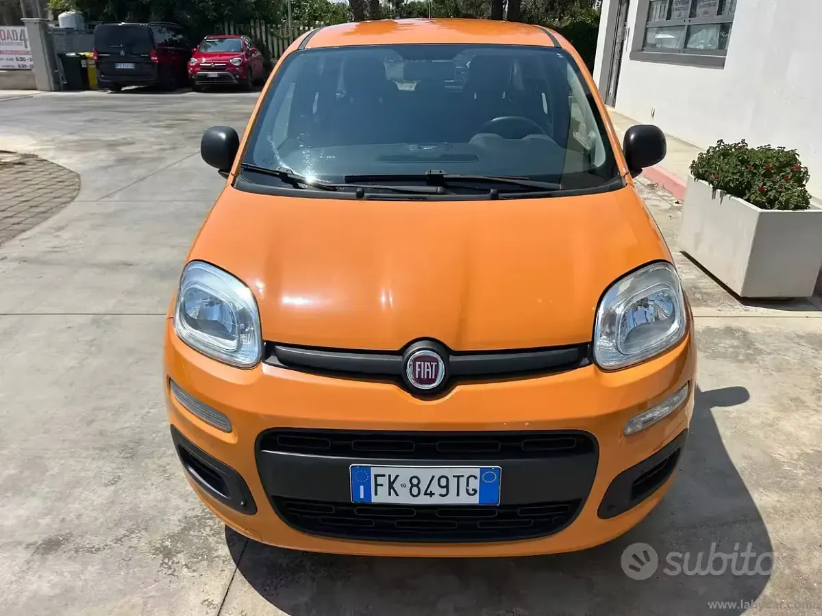 Usata Fiat Panda Lounge 69 CV (50 kW) 2017 Arancione Utilitaria