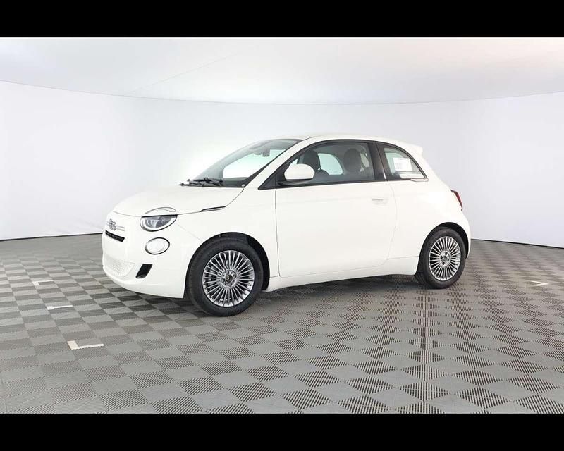 Nuova Fiat 500 65 CV (47 kW) 2026 Bianco gelato pastello Berlina