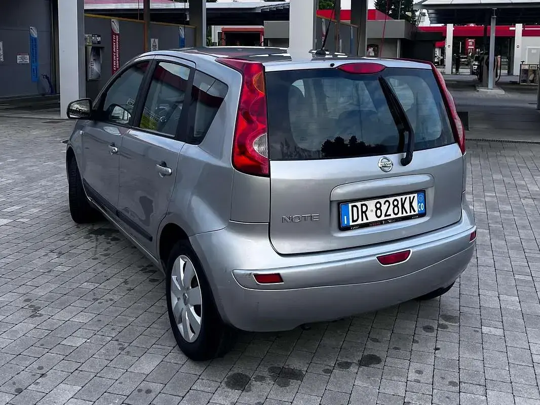 Usata Nissan Note 88 CV (64 kW) 2008 Grigio Utilitaria