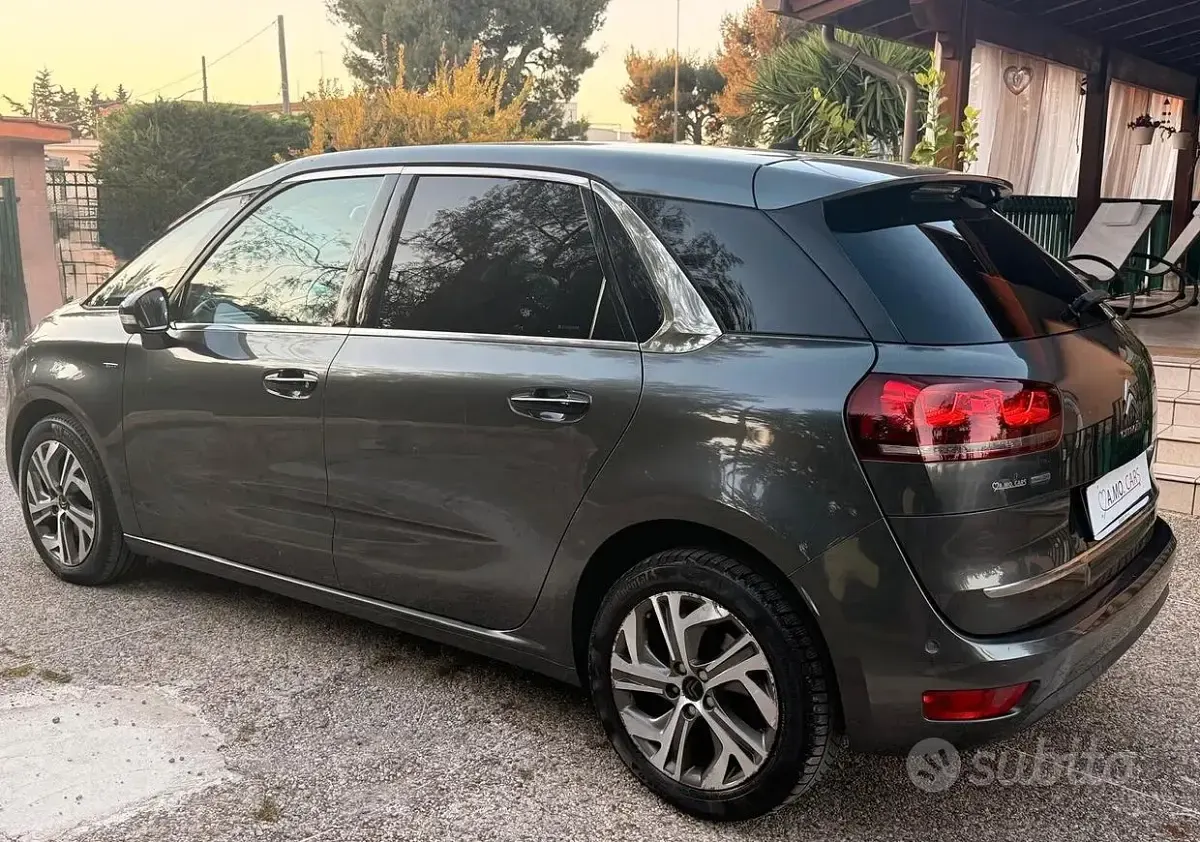 Begagnad Citroën C4 Picasso Shine 150 HK (110 kW) 2016 Grå Minibuss