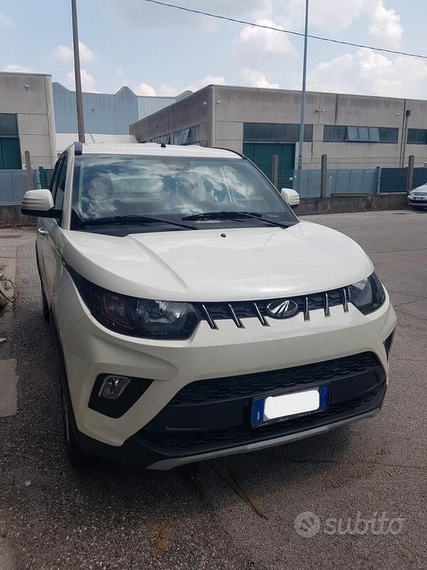 Usata 2018 Mahindra KUV100 Due volumi | 7300 € (Buon prezzo) - Immagine 1/2