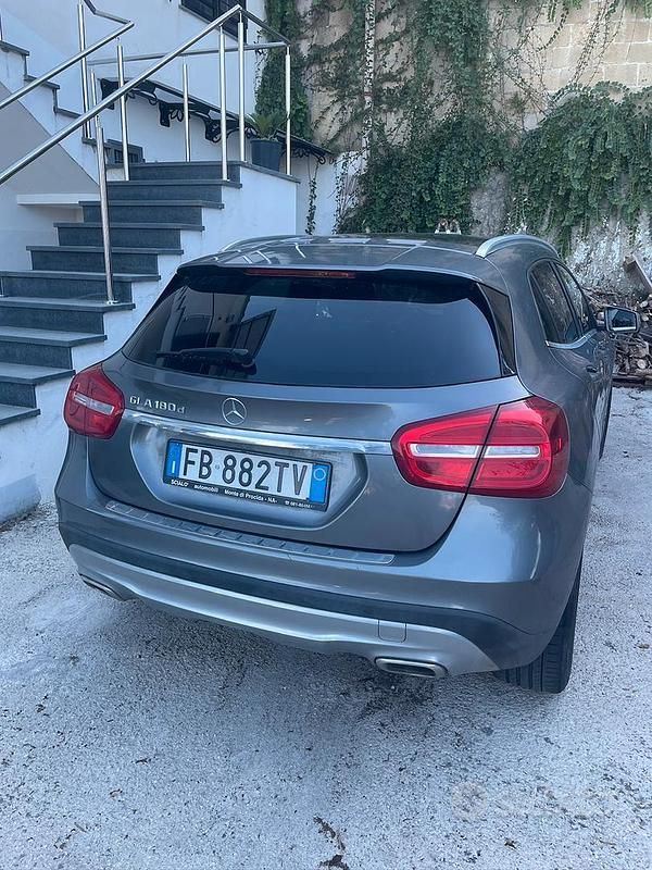 Usata Mercedes GLA180 2015 Grigio SUV